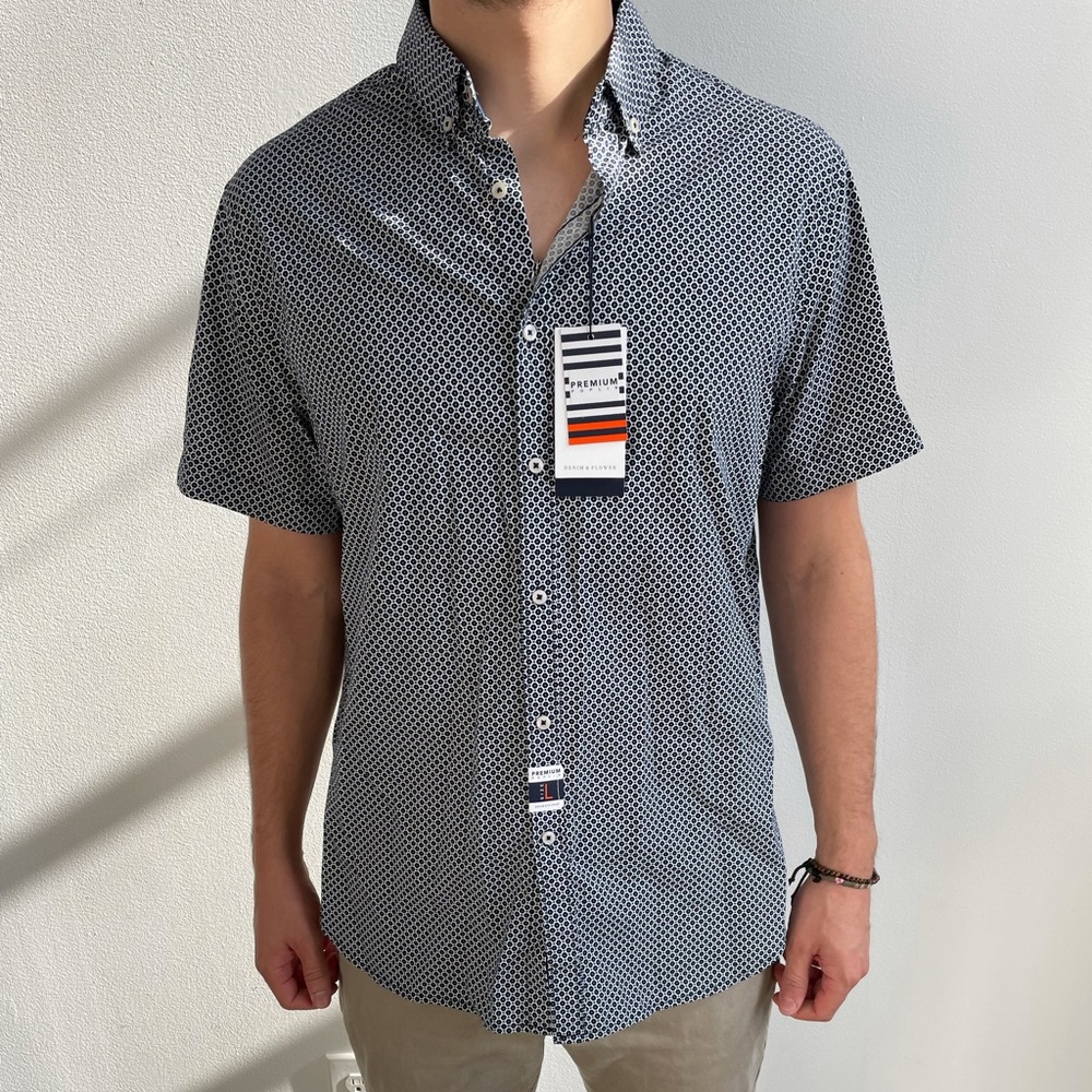 Denim and Flower Button Up. Size L. For reference I’m 5’11 170lbs